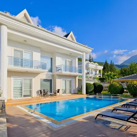 Solo - Adel Villa, 4 Bedroom Private At Вилла *
