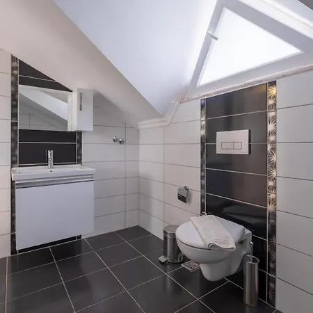 Solo - Adel Villa, 4 Bedroom Private At Вилла